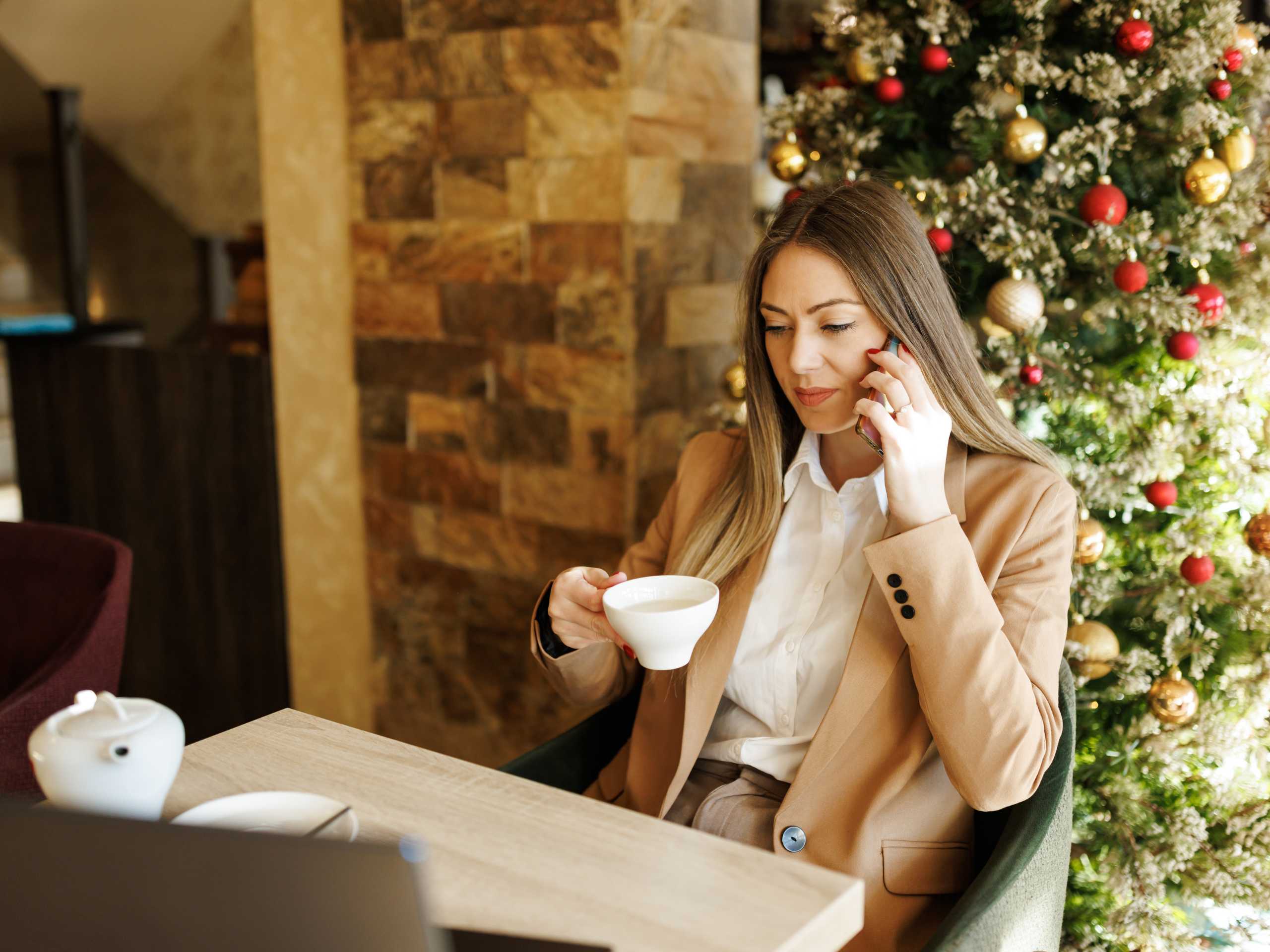 Mastering the Art of Business and Vacation: Your Stress-Free Christmas Prep